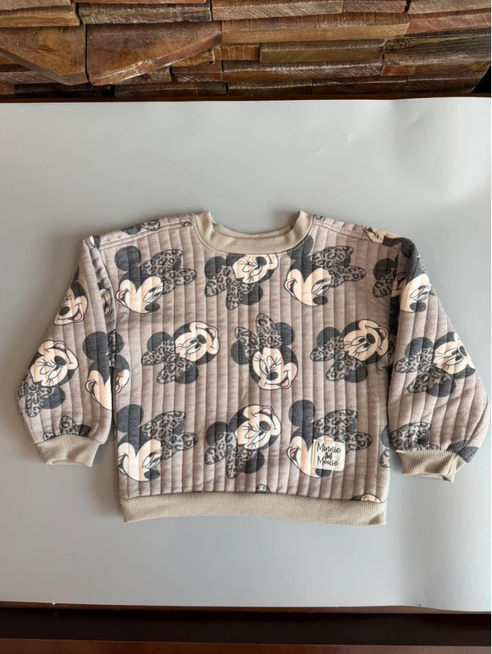 Disney mini mouse girls size 4 sweatshirt